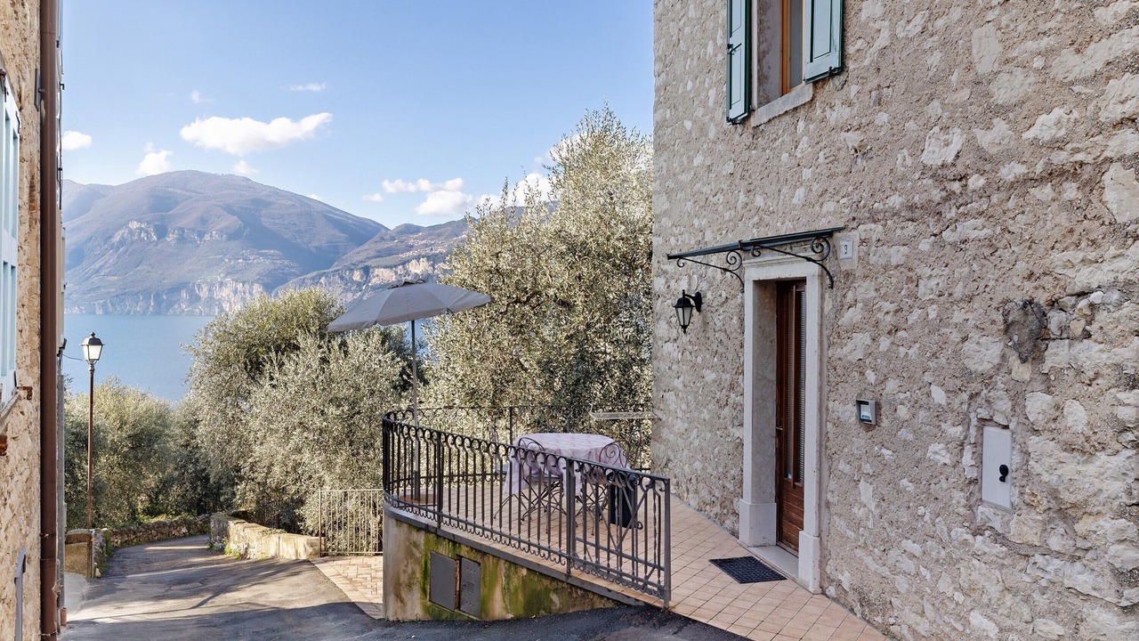 Photo of Patio Balcony in Assenza
