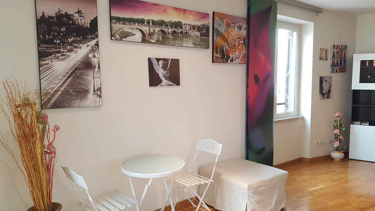 Photo of Livingroom in Esquilino