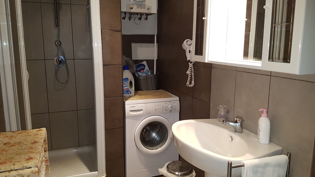Photo of Bathroom in Esquilino