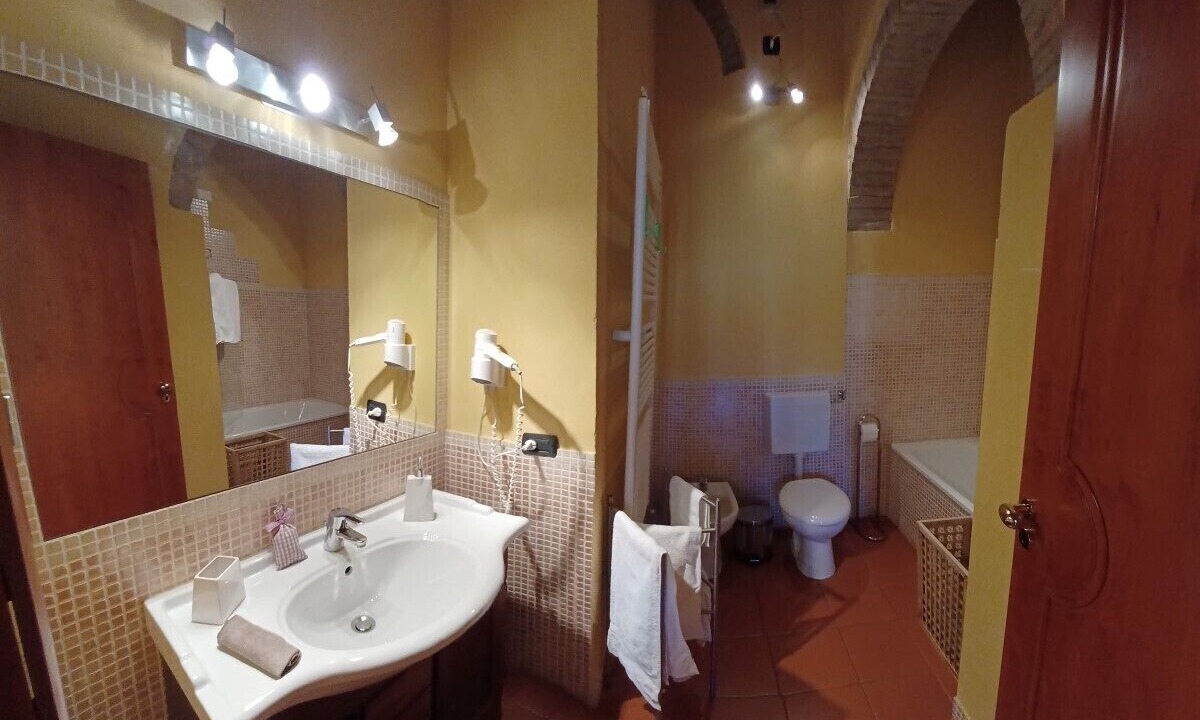 Photo of Bathroom in Ferrara Historic Centre