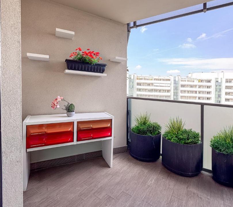 Photo of Patio Balcony in Chinatown