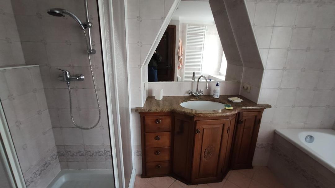 Photo of Bathroom in Gurro