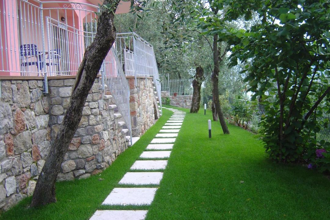 Photo of Others in Assenza