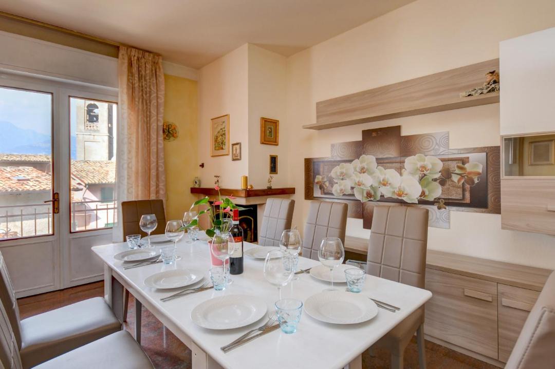 Photo of Others in Cassone