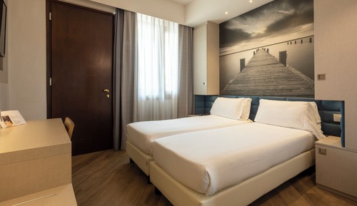 Standard Room, 1 Queen Bed, Non Smoking (Converts to 2 Twin Beds)
