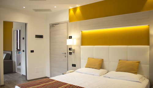 Deluxe Suite, Balcony