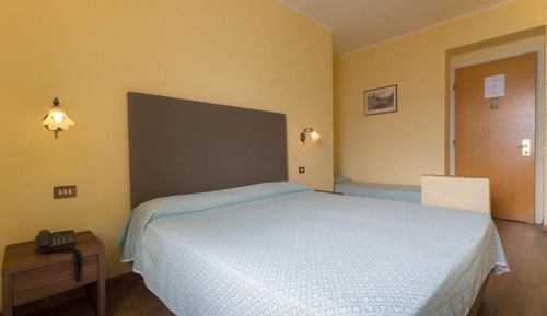 Standard Triple Room, Lake View