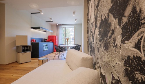 Apartment, Partial Lake View