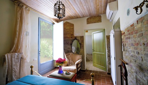 Classic Room, Patio, Garden View
