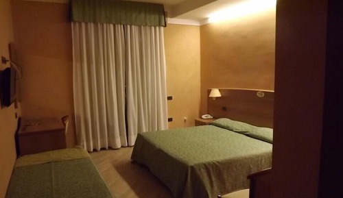 Double or Twin Room, Partial Lake View