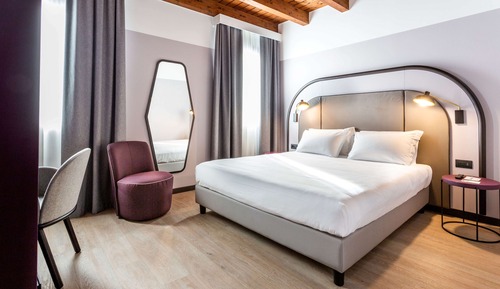 Superior Room, 1 King Bed, Non Smoking