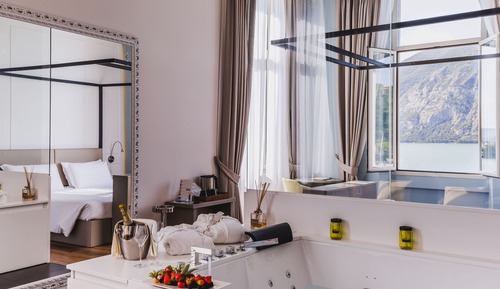 Junior Suite, Hot Tub, Lake View