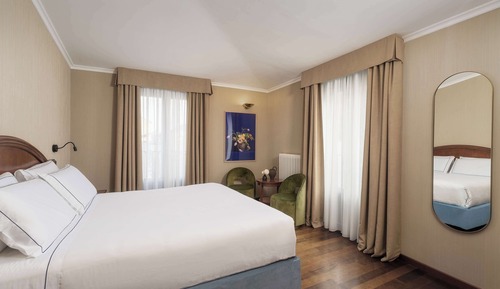 Superior Room, 1 King Bed