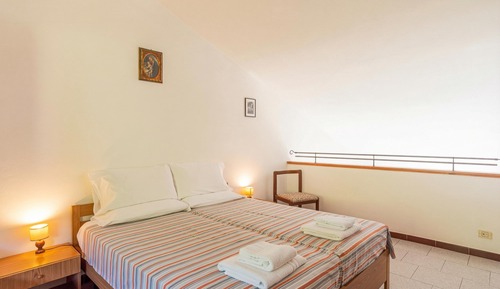 Honeymoon Apartment, Multiple Bedrooms, Mountainside (CO.RI. Appartamenti 5)