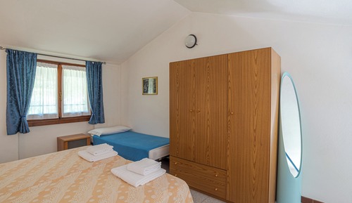 Honeymoon Apartment, Multiple Bedrooms, Mountainside (CO.RI. Appartamenti 3)