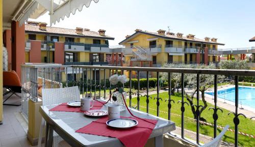 Two-Bedroom Deluxe Apartment with Balcony