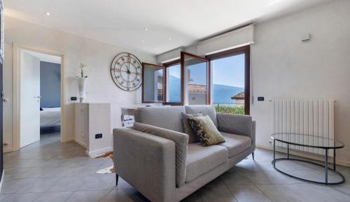 Two-Bedroom Deluxe Apartment with Garden View