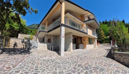 Ground Floor Apartment with Lake View