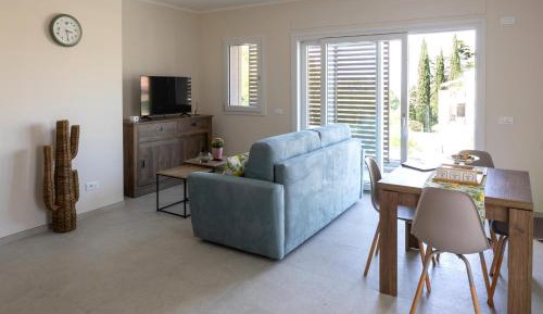 Two-Bedroom Apartment with Lake View
