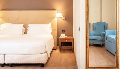 Queen Suite with Spa Bath