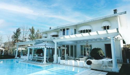 Deluxe Villa
