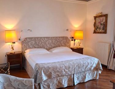 Superior Double or Twin Room with Lake View