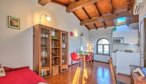 Apartment with Lake View