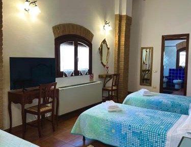 Quadruple Room with Private Bathroom