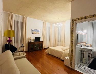 Quadruple Room with Private Bathroom