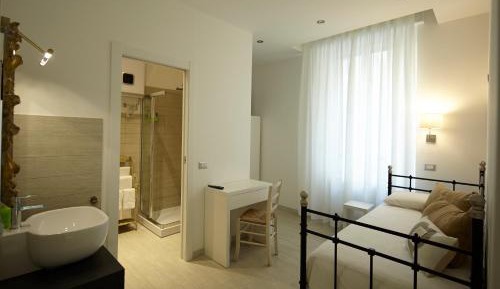 Single Room Front