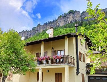 Three-Bedroom Vacation Home 