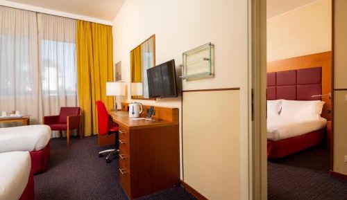 Premium Room with Two Twin and One King Bed