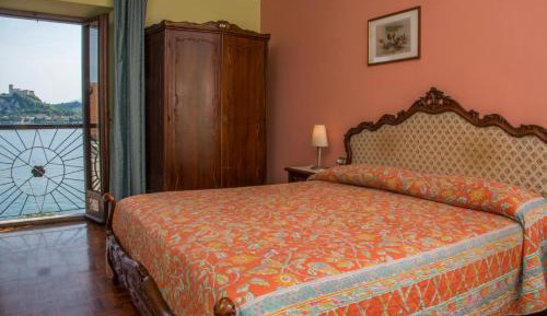 Double Room with Lake View