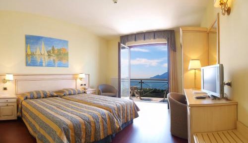 Superior Double or Twin Room with Lake View
