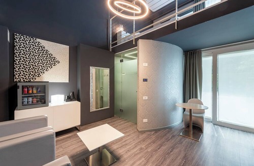 Olgiate Olona Hotel | MO.OM Hotel