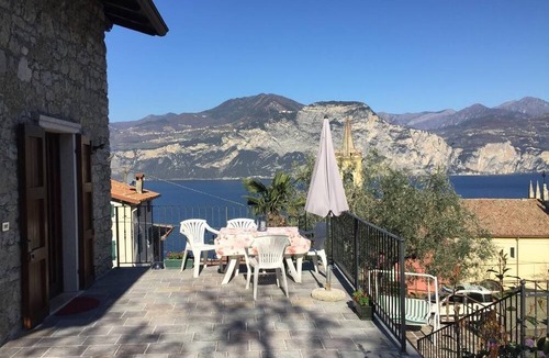 Castelletto Apartment | Casa Mary flat nr. 1 terrace garden lake view