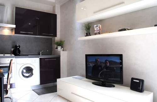 Paderno Dugnano Apartment | Bnbook - Green Zone Studio