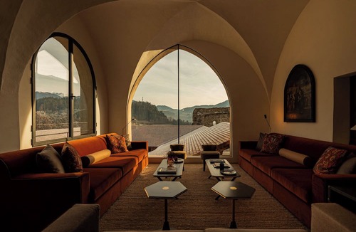 San Lorenzo di Sebato Hotel | Castel Badia