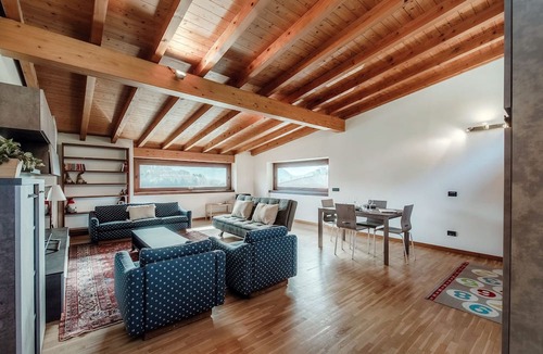 Maslianico Apartment | Casarico