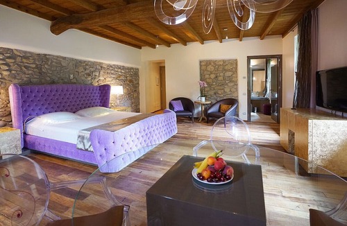 Arlate House | 1711 Luxury Guest House