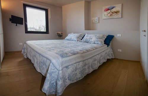 Puegnago del Garda Villa | Villa Anna.-Villa singola collinare con splendida vista lago