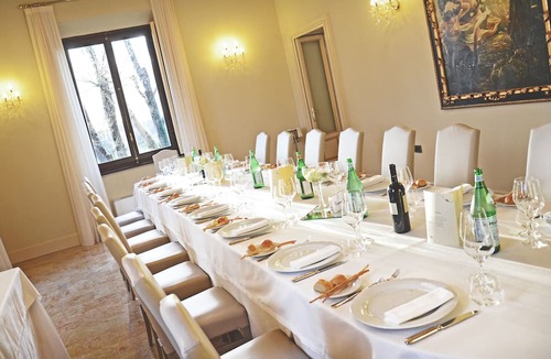 Corte de'Cortesi Con Cignone Hotel | Hotel Villa Borghesi