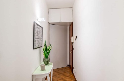Padova Apartment | GuestHost - Apartment located on the first floor of a building without a lift (15 steps at the entrance)In 37 sqm it accommodates 4 people, with a double bedroom and a sofa bed in the living room.Tram stop under the house at 150 meters.Parking on both wh