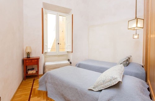 Rione VII Regola Apartment | Piazza Navona: Beautiful 4BR 4 Baths, A/C, Wi-Fi - Habitat Italy