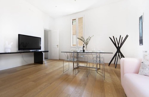 Historic Center Apartment | UR-NEST Battisti 2 Deluxe
