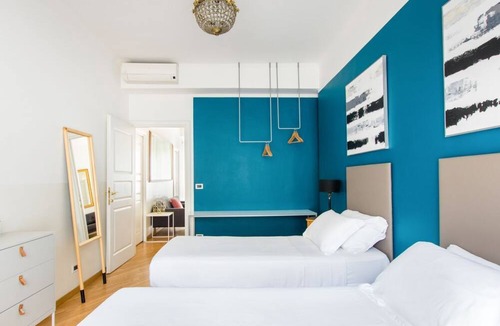 Trastevere Apartment | This recently renovated, beautiful, bright apartment has been completely redesigned. It is located on the 4th floor with elevator. There are three bedrooms: the first with a large double bed (180cmx200cm), the second bedroom has two single beds and the th