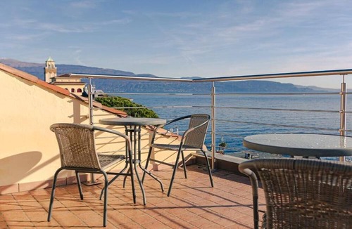 Gardone Riviera Apartment | Magnifica Terrazza - Lake View & Wi-Fi