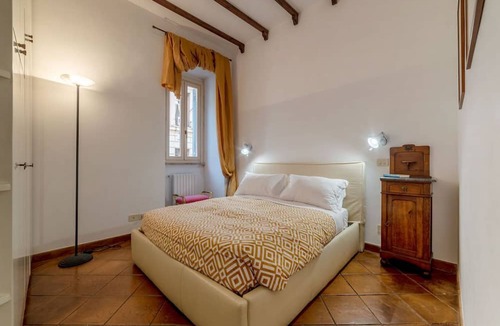 Rione VII Regola Apartment | Casa Fiori - WelcometoRhome