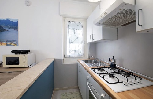 Sarnico Apartment | Holiday Home 'Miki' with Private Terrace, Wi-Fi and Air Conditioning