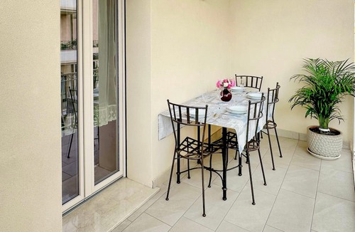 Paratico Apartment | Apartment 'Elegante Lago d'Iseo' with Mountain View, Wi-Fi and Air Conditioning